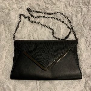 ALDO clutch